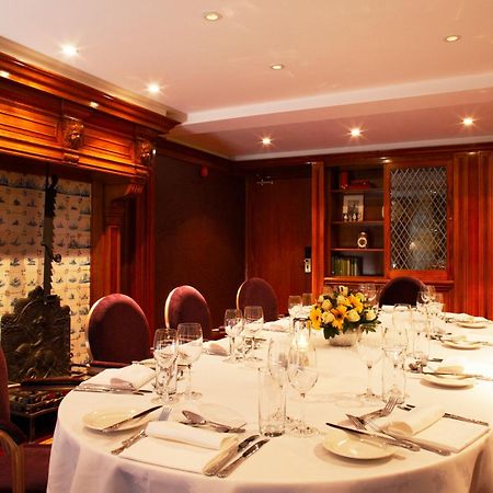 The Lensbury Resort Teddington Esterno foto