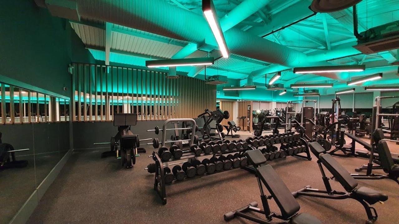 The Lensbury Resort Teddington Esterno foto