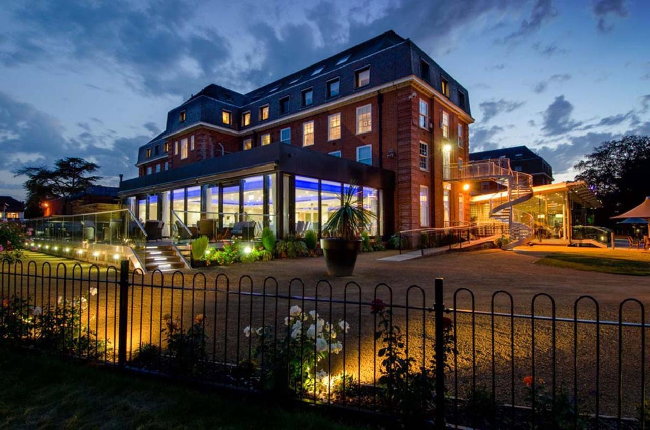 The Lensbury Resort Teddington Esterno foto