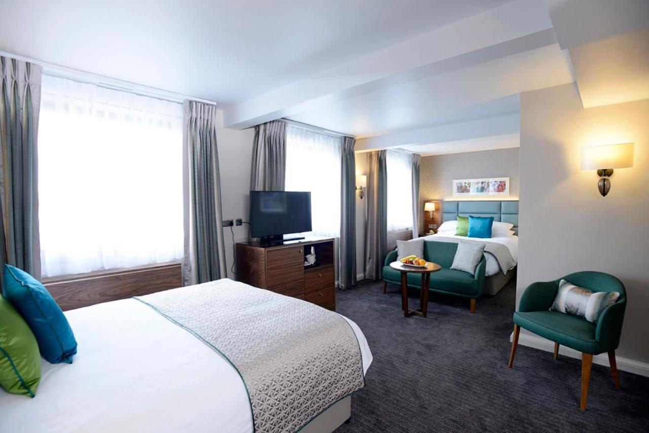 The Lensbury Resort Teddington Esterno foto