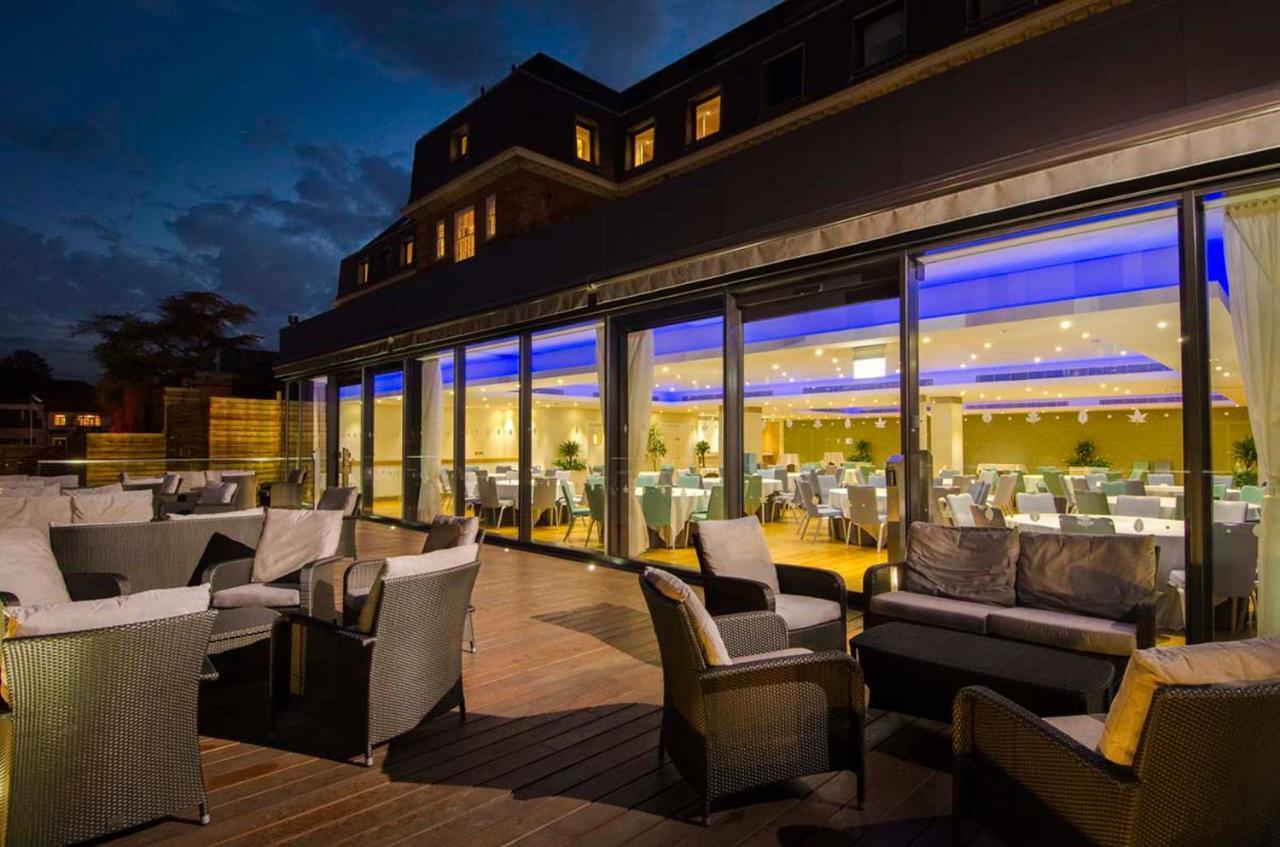 The Lensbury Resort Teddington Esterno foto