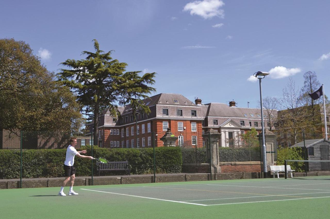 The Lensbury Resort Teddington Esterno foto