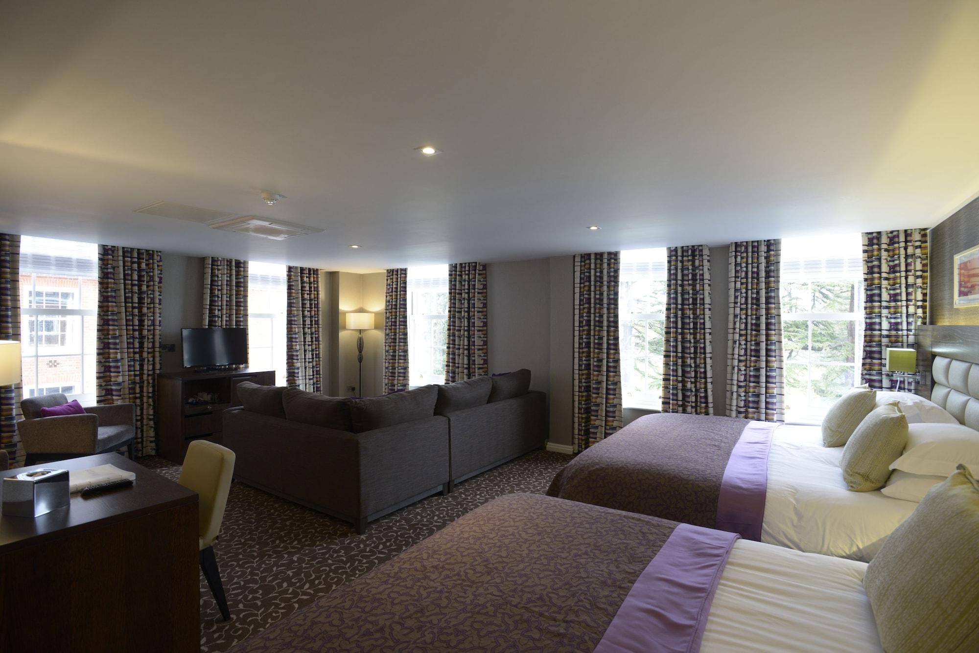 The Lensbury Resort Teddington Esterno foto