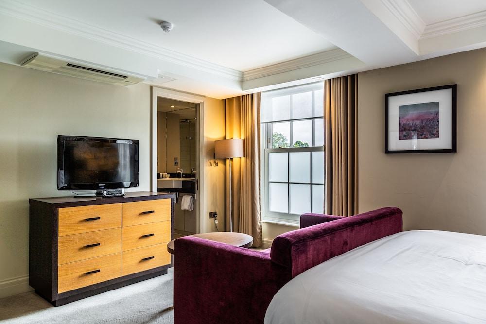 The Lensbury Resort Teddington Esterno foto