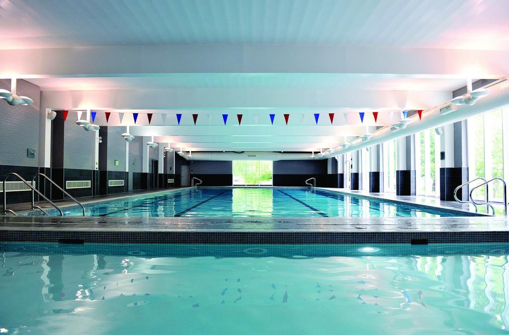 The Lensbury Resort Teddington Esterno foto